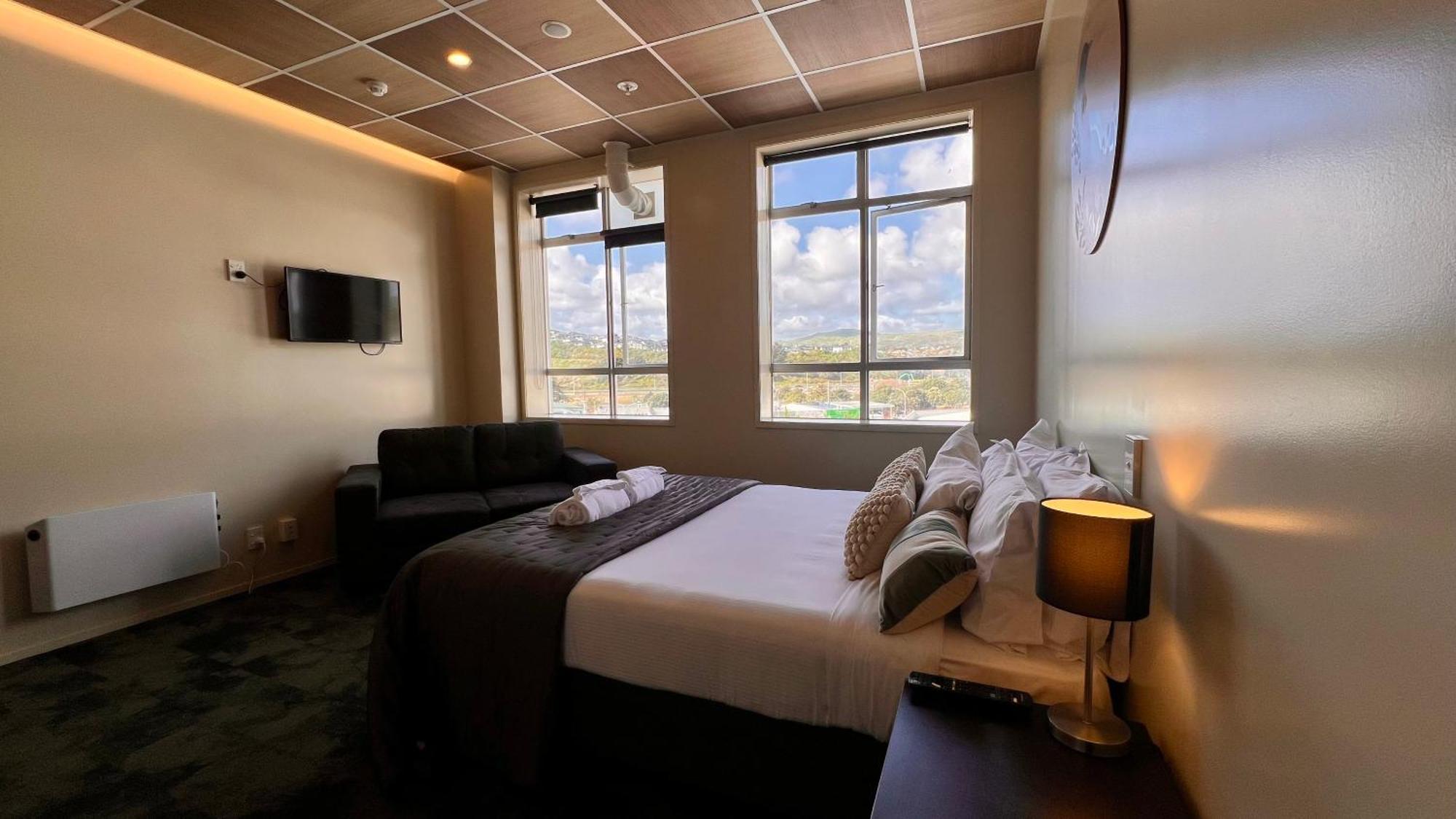 The Post Hotel Porirua Buitenkant foto
